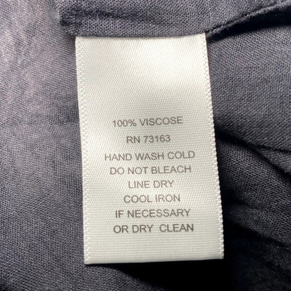 Beautiful Flowy Floral Dress - NWT - Size Medium - Picture 9 of 10